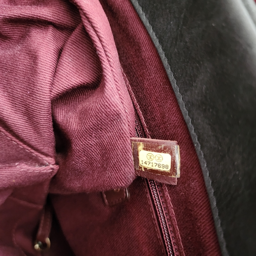 CHANEL Surpique CC Charm Tote Chevron Iridescent Calfskin Large Shoulder Bag - Picture 13 of 13